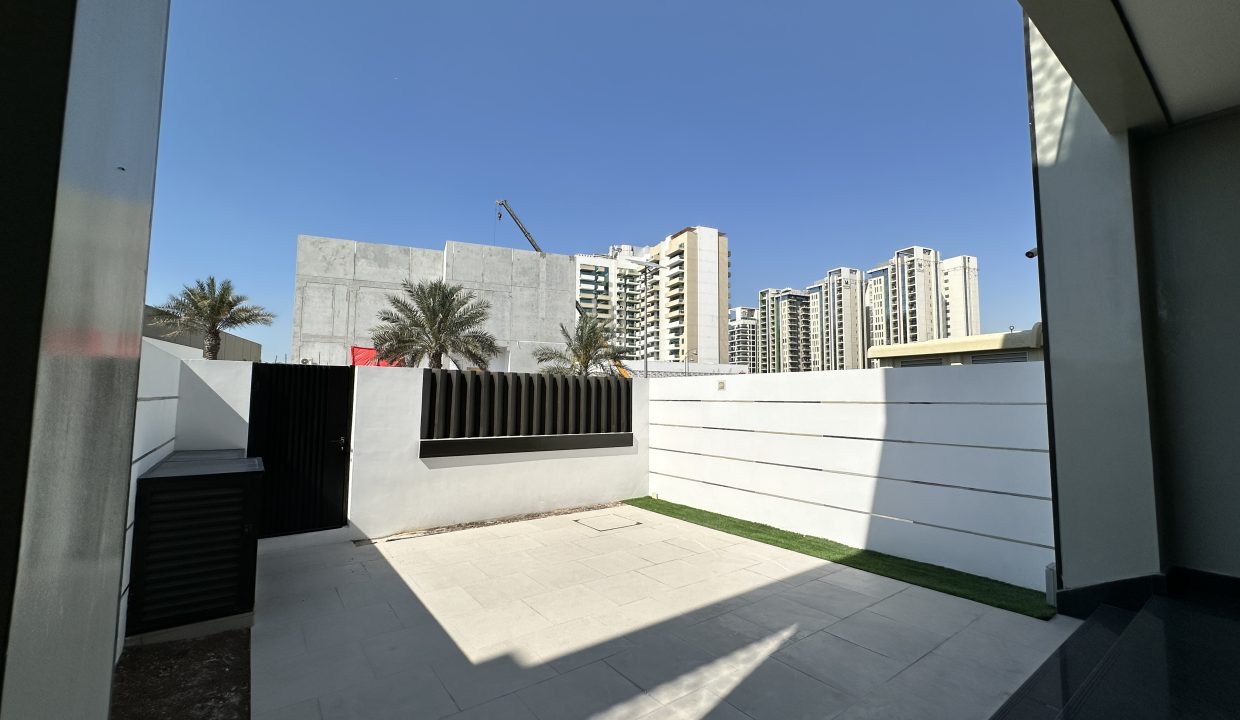 10. Garden 1