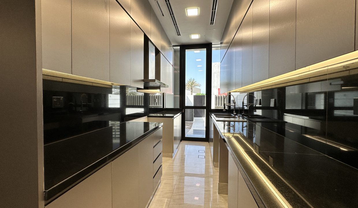 4. Kitchen 1