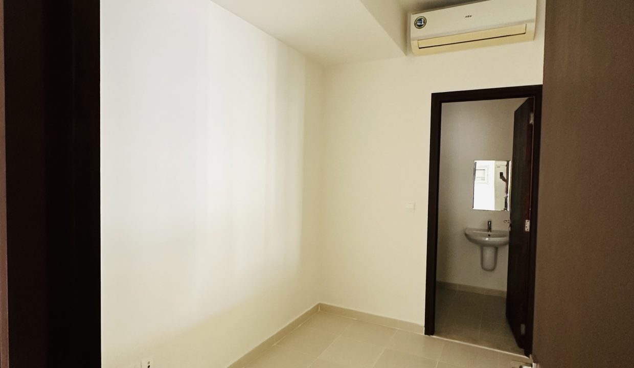 ROOM 1