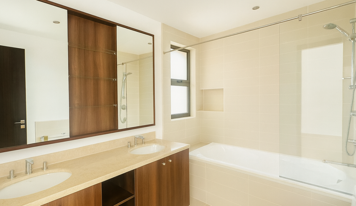 Spacious Modern Bathroom with Elegant Accents