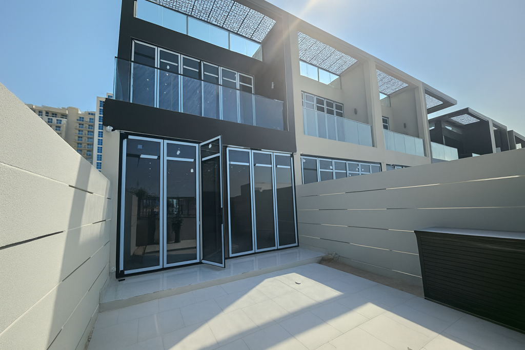 Spacious 3 Bed+Maids Townhouse for Sale in Furjan