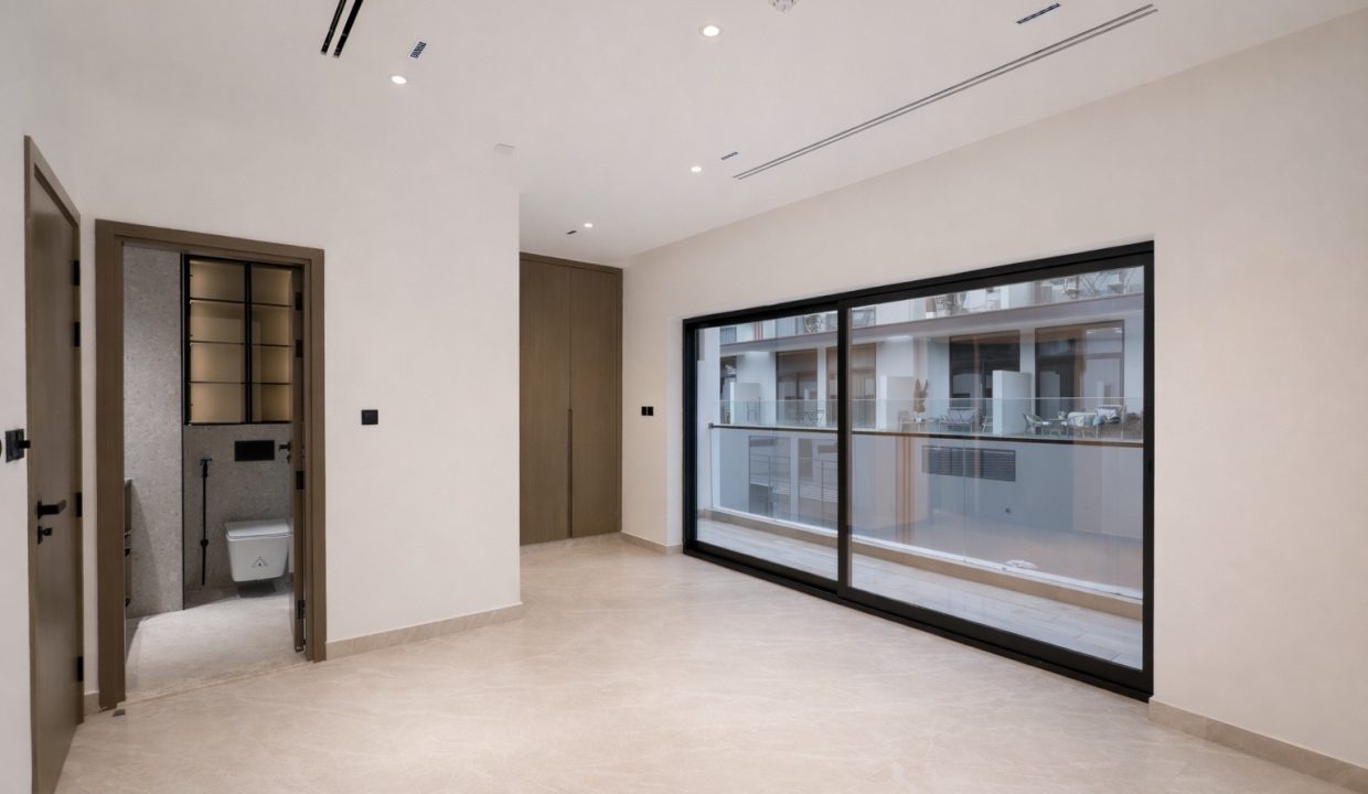 WhatsApp Image 2026-04-16 at 15.54.01-8