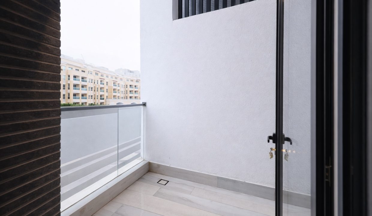 WhatsApp Image 2026-04-16 at 15.54.03-18