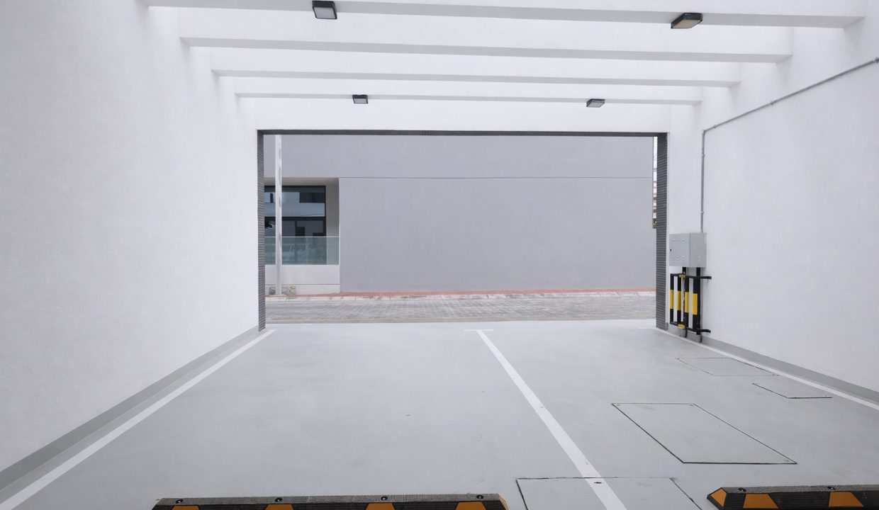 WhatsApp Image 2026-04-16 at 15.54.03-19