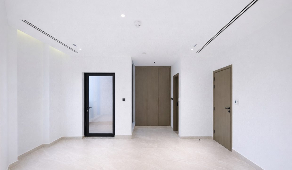 WhatsApp Image 2026-04-16 at 15.54.03-23