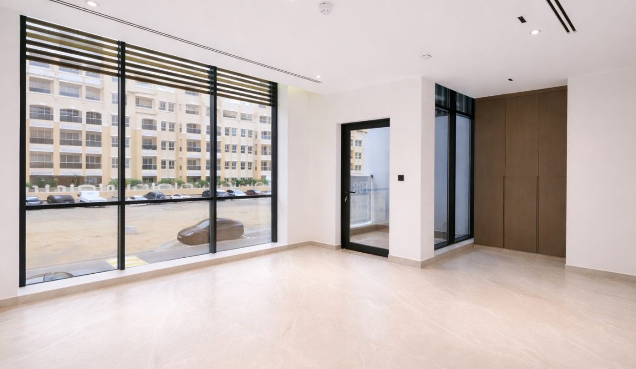 WhatsApp Image 2026-04-16 at 15.54.04-24