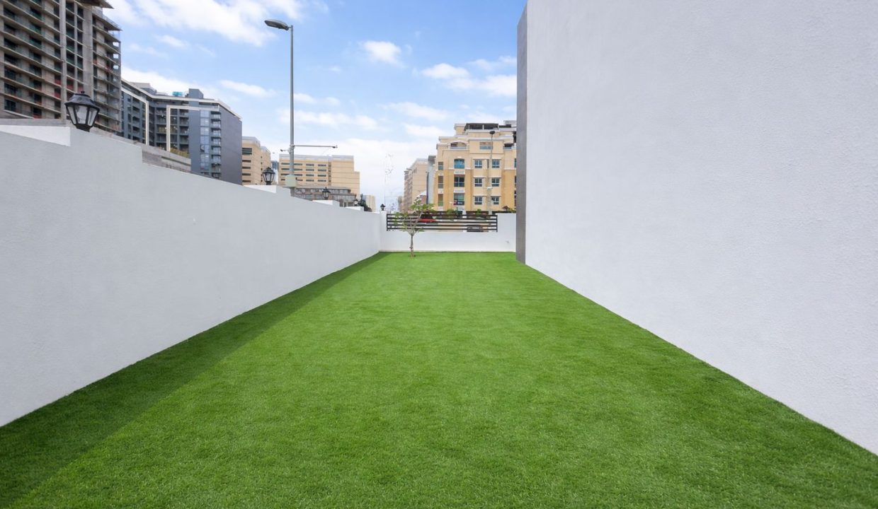 WhatsApp Image 2026-04-16 at 15.54.04-26