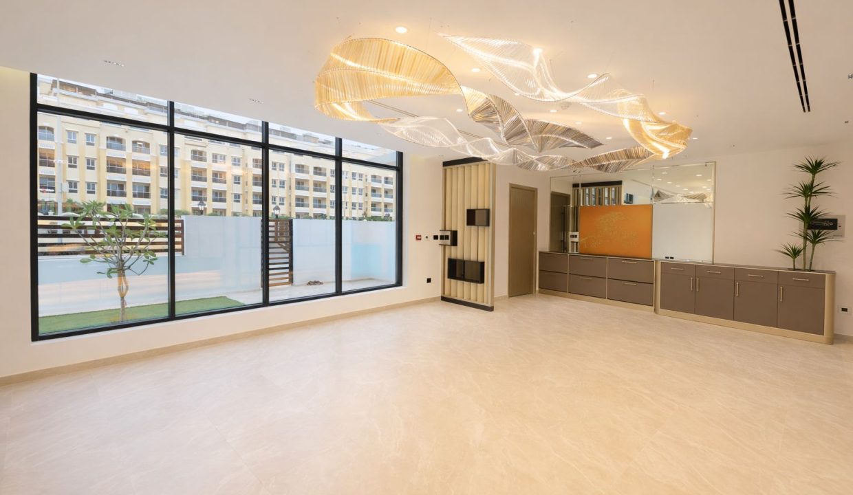 WhatsApp Image 2026-04-16 at 15.54.05-28