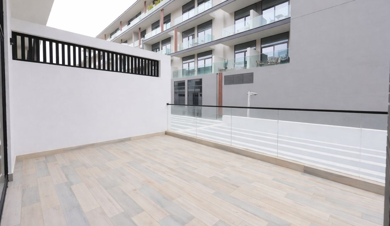 WhatsApp Image 2026-04-16 at 15.54.05-29