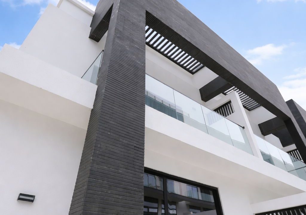 WhatsApp Image 2026-04-16 at 15.54.05-30