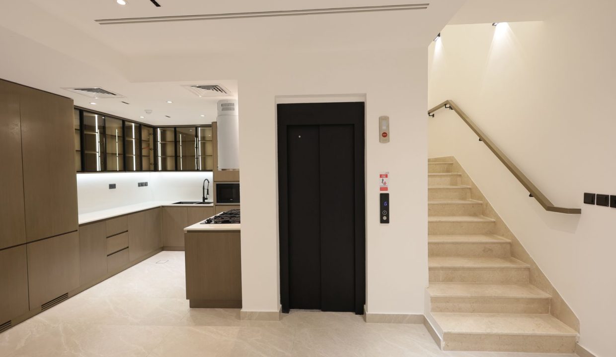 WhatsApp Image 2026-04-16 at 15.54.06-36