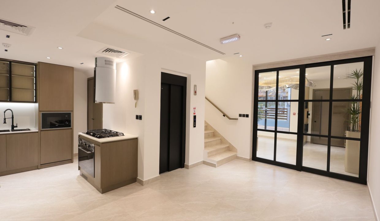 WhatsApp Image 2026-04-16 at 15.54.08-45